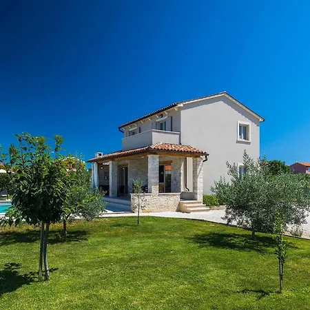 Prato Semesterbostad Pula